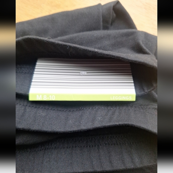 Tops and Leggings Bundle, Size Medium - Picture 6 of 12